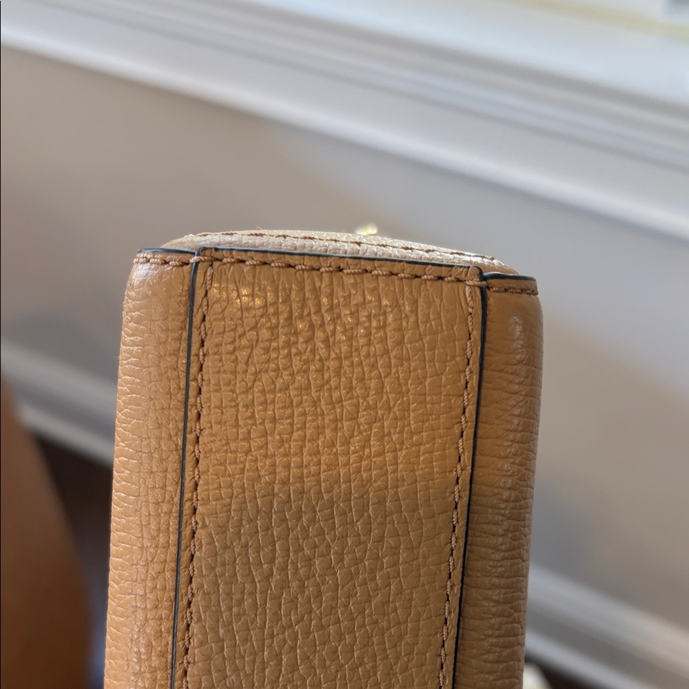 Marc Jacobs Camel TanCrossbody Pebble Shutter - Picture 10 of 13